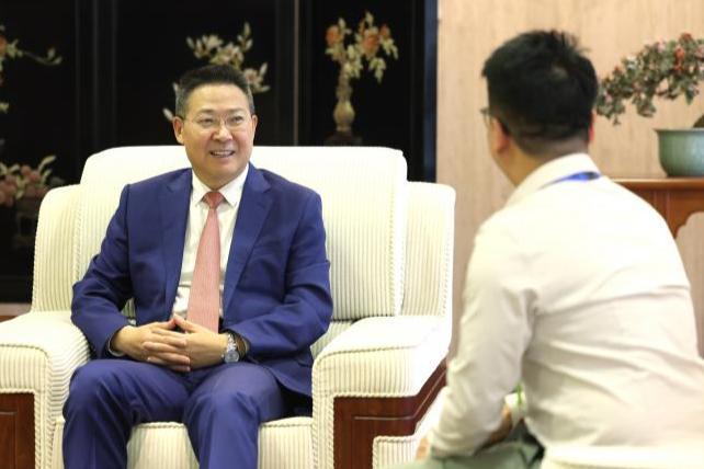 村主任撞人致死赔万后改判年
