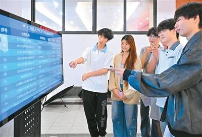 新闻1+1丨“新”商标法审议通过 治理“心机商标”有了新办法