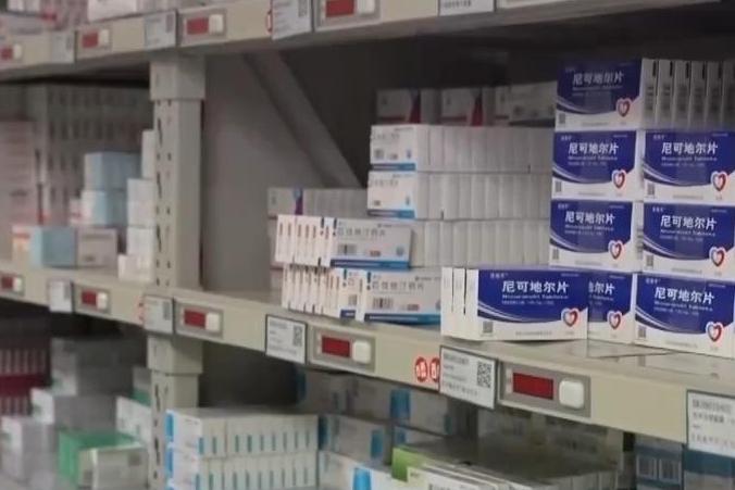 丁薛祥在新疆调研时强调 突出优势特色培育壮大新动能 加快推进经济社会高质量发展