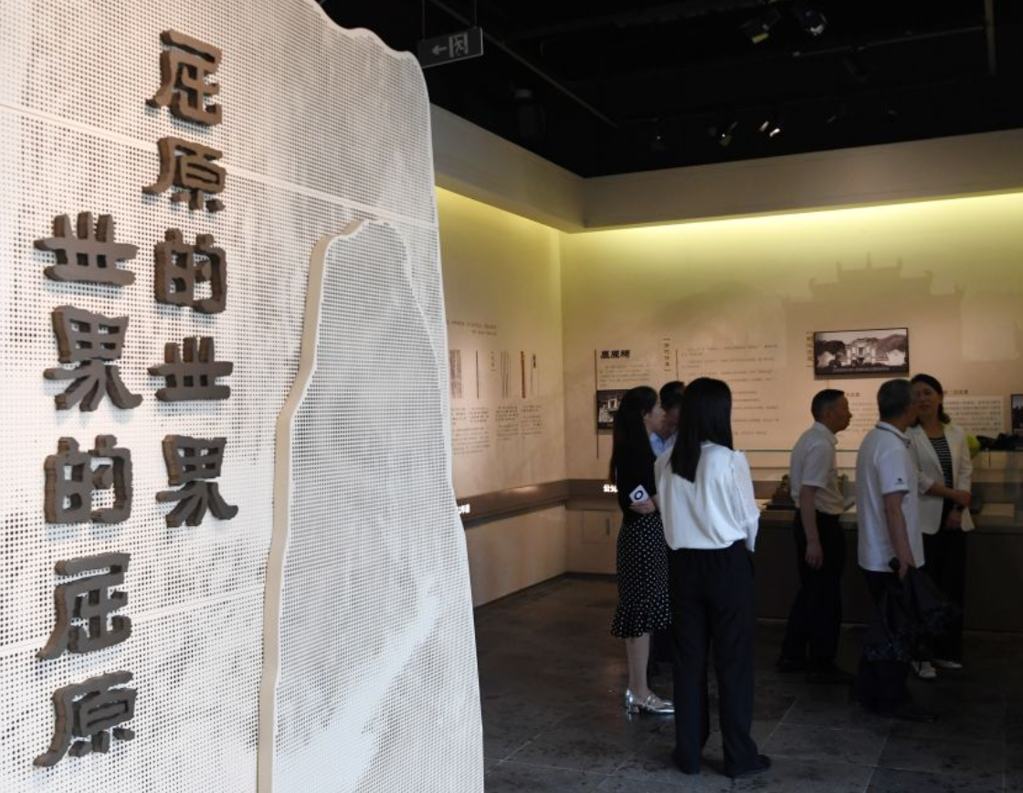 莽小五上树