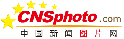 上海爷叔现身被大量股民围观